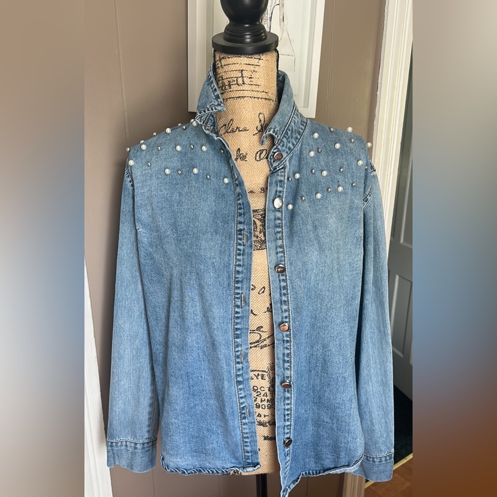 Women’s jean jacket size S